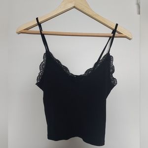 Crop top with lace deatil
